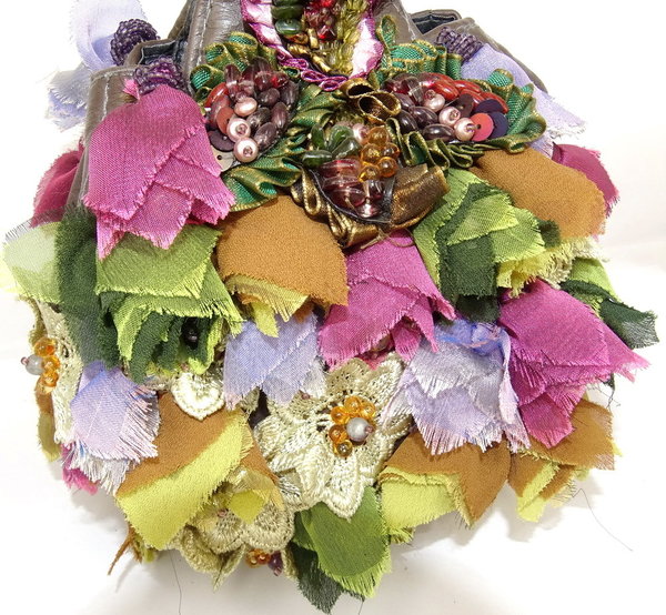 Mary Frances Handtasche "Enchanted" Flower Power